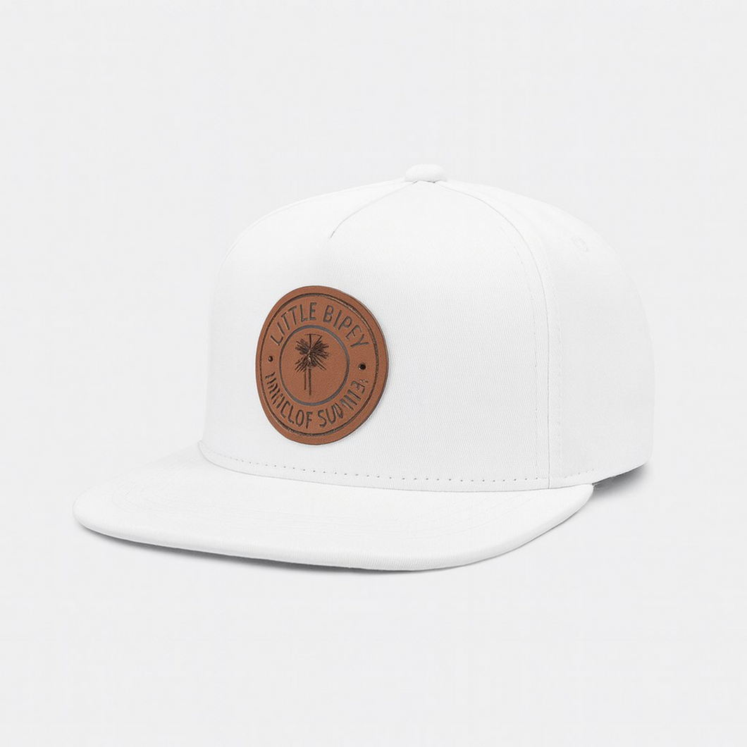 Men’s White Minimalist Cap with Leather Patch – Premium Casual Wear